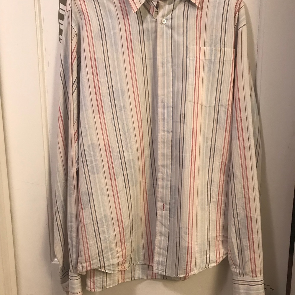 ☎️Unique button down shirt☎️ - Picture 2 of 4